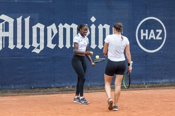 Noma Noha Akugue 36 - BL DTV Hannover - Der Club an der Alster : Ergebnis: 2:7